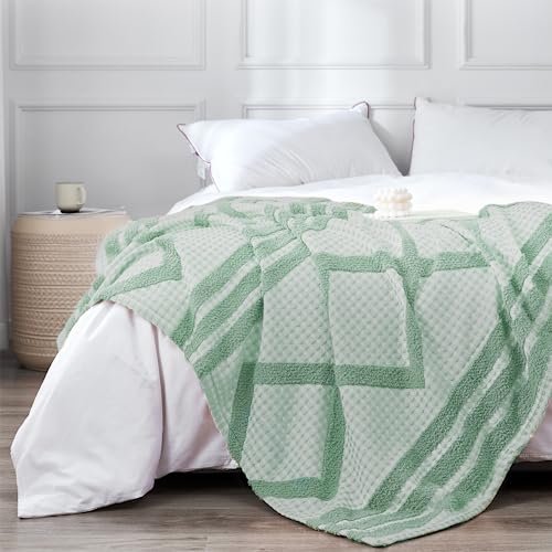 Amélie Home Tufted Woven Throw Blanket, Reversible Textured Geometric Decorative Throw Blanket, Soft Cozy Lightweight Blanket for Couch Bed Outdoor in Spring Summer, 50"x60", Mint Green