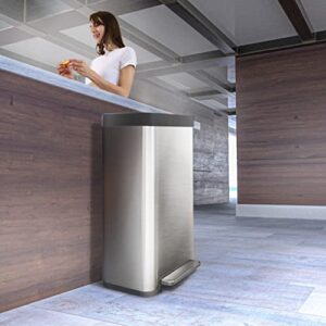 Home Zone Living 18.5 Gallon Kitchen Trash Can, Tall Stainless Steel Liner-Free Body, 70 Liter Capacity, Gen 1