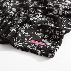 Betsey Johnson- Throw Blanket, Ultra Soft & Cozy Plush Home Decor, All Season Bedding (Pretty Floral Black, Oversized Throw) 50 x 70