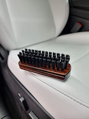 Geist. Leather & Upholstery Cleaning Brush Medium | To clean car seats, leather sofas, and alcantara | For car interiors, furniture, boots, shoes, bags and more