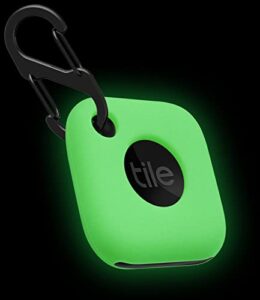 geiomoo silicone case compatible with tile mate 2022, protective cover with carabiner (luminous green)
