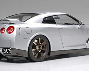 Tamiya Nissan GT-R R35 - 1/24 Scale Model Kit 24300