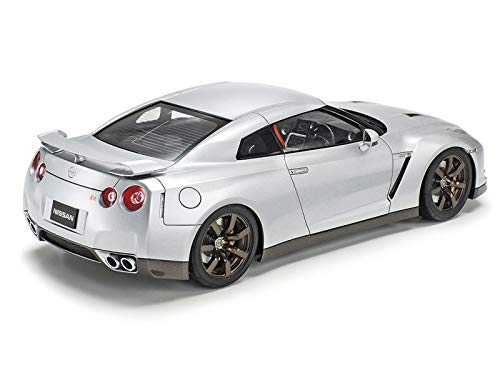 Tamiya Nissan GT-R R35 - 1/24 Scale Model Kit 24300