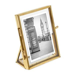 isaac jacobs 2x3, antique gold, vintage style brass and glass, floating photo frame, metal, (vertical), with locket closure and angled base, for pictures, art, mementos, keepsakes (2x3, antique gold)