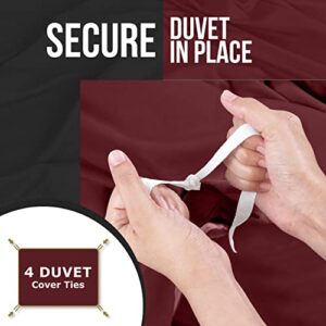 Utopia Bedding Duvet Cover Queen Size Set - 1 Duvet Cover with 2 Pillow Shams - 3 Pieces Comforter Cover with Zipper Closure - Ultra Soft Brushed Microfiber, 90 X 90 Inches (Queen, Burgundy)