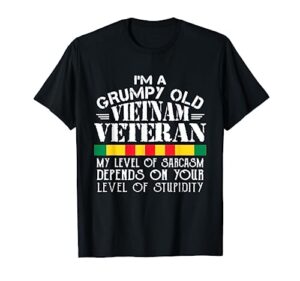 never underestimate an old man who is also vietnam veteran t-shirt