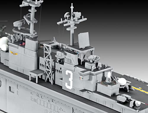 Revell 05178 Assault Carrier USS WASP Class 1:700 Scale Model Kit
