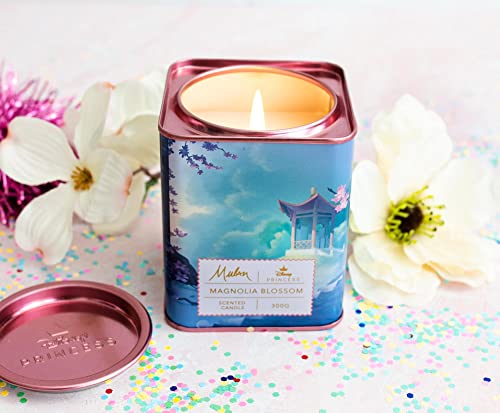 Disney Princess Home Collection Mulan 11-Ounce Scented Tea Tin Candle with Magnolia Blossom Fragrance | 28-Hour Burn Time | Home Decor Housewarming Essentials, Cute Gifts and Collectibles