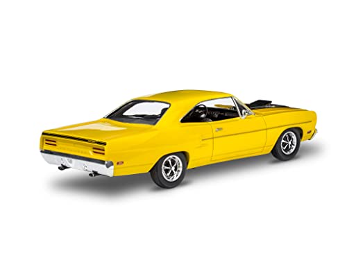 Revell 14531 '70 Plymouth Road Runner 1:24 Scale 77-Piece Skill Level 5 Model Car Building Kit