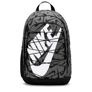 nike lenti swoosh aop hayward backpack black/white medium