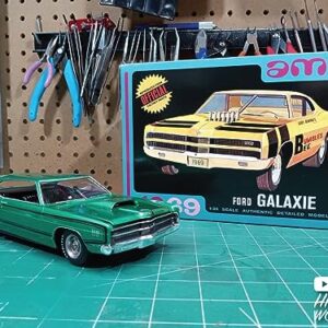 AMT 1969 Ford Galaxie Hardtop 1:25 Scale Model Kit