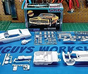 AMT 1969 Ford Galaxie Hardtop 1:25 Scale Model Kit