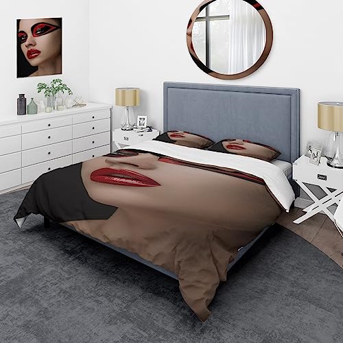 DESIGN ART Designart 'Red Lips Black Makeup On The Eyes of Mask Women' Modern Duvet Cover Comforter Set King Cover + Comforter + 2 King Shams 4 Piece