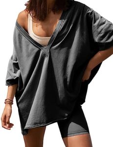 tiqoje womens workout set 2 piece outfits oversized v neck t shirt biker shorts reversible set(-darkgrey01-medium)