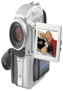 sony dcrpc110 digital handycam camcorder with builtin digital still mode (discontinued by manufacturer)