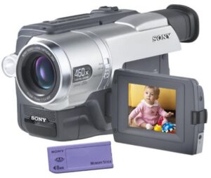 sony ccdtrv308 hi8 camcorder with 2.5"lcd and video light (discontinued by manufacturer)