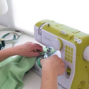 Bruxel Linda Portable Sewing Machine | Easy-To-Use Beginners Sewing Machine with 12-Stitches |Foot Pedal Included | Sewing Machine Accessories Green