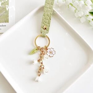 LAEKOU Lily of The Valley Flower Key Chain Green Leather Keychain for Car Keys, Key Chains Accessories for Women And Girls Gifts