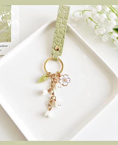 LAEKOU Lily of The Valley Flower Key Chain Green Leather Keychain for Car Keys, Key Chains Accessories for Women And Girls Gifts