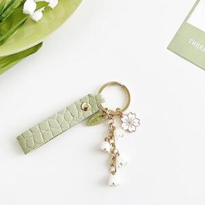 LAEKOU Lily of The Valley Flower Key Chain Green Leather Keychain for Car Keys, Key Chains Accessories for Women And Girls Gifts