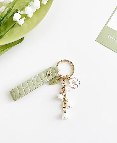 LAEKOU Lily of The Valley Flower Key Chain Green Leather Keychain for Car Keys, Key Chains Accessories for Women And Girls Gifts