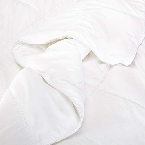 Amazon Brand – Pinzon Hypoallergenic Down Alternative Comforter - Full or Queen