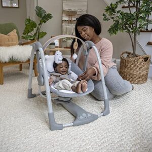 Ingenuity Swing 'n Go Deluxe 5-Speed Baby Swing with Cushioned Harness - Foldable, Portable, 2 Plush Toys & Sounds, 0-9 Months 6-20 lbs (Bella Teddy)