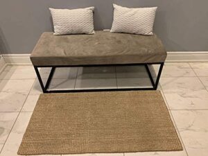 handwoven jute mat (24" w x 36" l, natural)