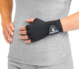 mueller sports medicine arthritis compression glove, hand and wrist support, fits right or left hand, for men and women, black, s/m