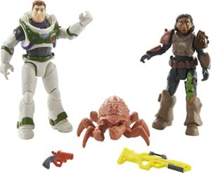 mattel lightyear toys toy figures and accessories, 5-in scale izzy & buzz figures, oversized bug & blasters