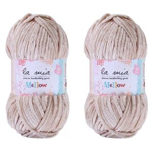 2 skein la mia mellow velvet chenille yarn for knitting and crocheting baby clothes, blankets and accessories, 100% polyester, 100 gr (3.5 oz) / 115 m (125 yards), super bulky, beige - 943