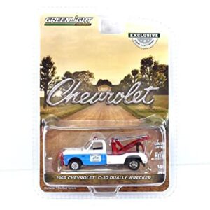 Greenlight 30324 1969 Chevy C-30 Dually Wrecker - Hazzard County Garage (Hobby Exclusive) 1:64 Scale Diecast