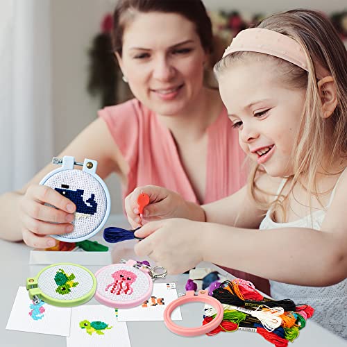 WATINC 5Pcs Embroidery Kit for Kids Stamped Cross Stitch DIY Key Chain with Sea Animals Patterns Needlepoint Starter Kits Ocean Animal Themed Educational Craft Supplies for Beginners Adults Schoolbag