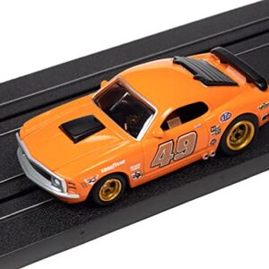 Auto World CrossTrax Road Course 9' Slot Car Race Set