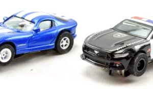 Auto World/Premium Hobbies Highway Getaway Mustang VS Viper HO Scale Slot Car Race Set CP7974