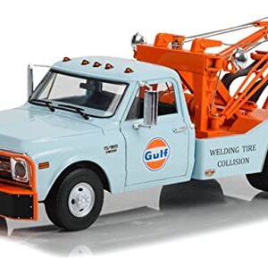 Greenlight 30275 1969 Chevy C-30 Dually Wrecker - Gulf Oil 'Welding Tire Collision' (Hobby Exclusive) 1/64 Scale Diecast