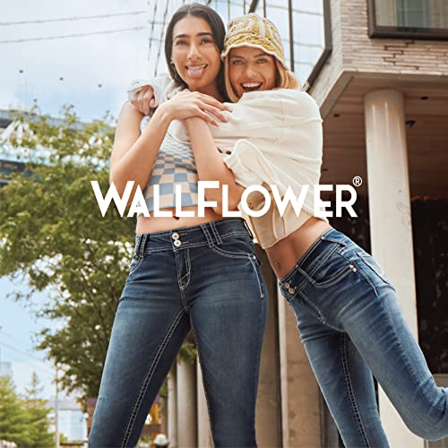 WallFlower Women's Plus Size Tomboy Relaxed Cargo Denim Mid-Rise Insta Stretch Juniors Jeans, Veronica A