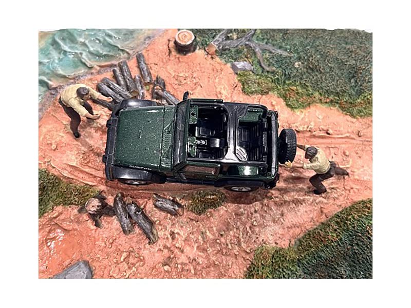 American Diorama 4X4 Mechanics 2 Piece Diecast Figure Set 3 for 1/43 Scale Models AD43003