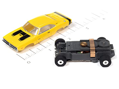 Auto World Thunderjet 1969 Dodge Charger R/T (Yellow) HO Scale Slot Car