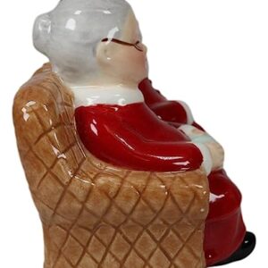 Ebros Gift North Pole Residence Mr And Mrs Santa Claus Sitting On Sofa Chair Christmas Couple Salt And Pepper Shakers Set Ceramic Figurines Party Kitchen Tabletop Collectible