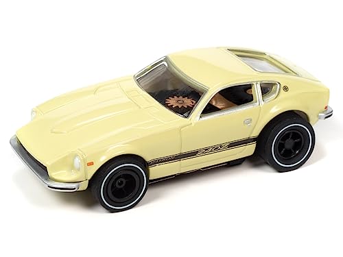 Auto World Xtraction 1973 Datsun 240Z Factory (Green) HO Scale Slot Car