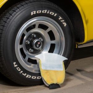 Jokari Extra Large Microfiber Auto Tire Scrubbing Mitt with Detachable Plastic Spray Shield to Protect Wheel Rims for a Perfect DIY Car Cleaning and Detailing Job. One Size Fits All Scrub Glove