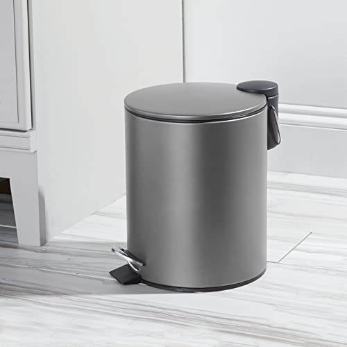 mDesign Metal 1.3 Gallon/5 Liter Round Step Trash Wastebasket, Garbage Container Bin with Lid for Bathroom, Powder Room, Bedroom, Kitchen, Craft Room, Office - Removable Liner Bucket - Dark Gray