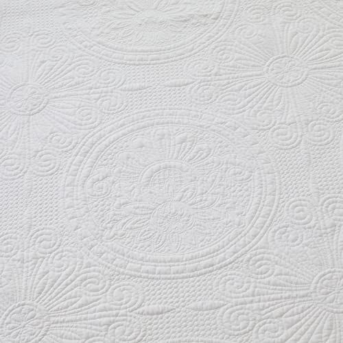 Brandream White Boho Sunflower Medallion Quilt Cotton Quilted Throw Blanket for Bed Couch Daybed 47 X 60 Inch Decorative Throw Blankets