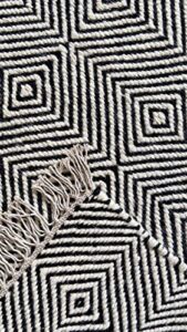 rita rugs rolf, woollen hand woven area rug, black, 4' x 6'