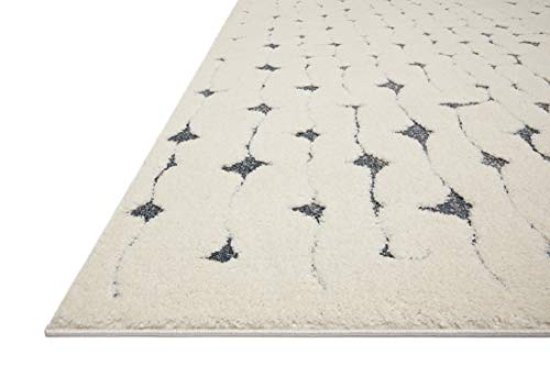 Loloi II Hagen Collection HAG-04 White/Navy 2'-7" x 4' Accent Rug