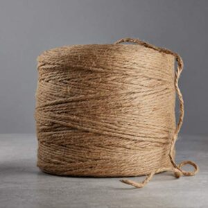 Amazon Basics All-Purpose Natural Jute Twine - #60 x 1425' Foot (2.5mm x 435m), Natural, 1 Pack