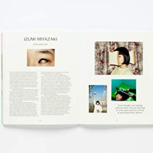 Girl on Girl: Art and Photography in the Age of the Female Gaze (40 artists redefining the fields of fashion, art, advertising and photojournalism)