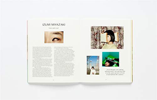 Girl on Girl: Art and Photography in the Age of the Female Gaze (40 artists redefining the fields of fashion, art, advertising and photojournalism)