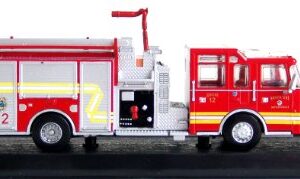 Pierce Dash Top Mount Pumper Fire Truck Diecast 1: 64 Model (Amercom GB-16)